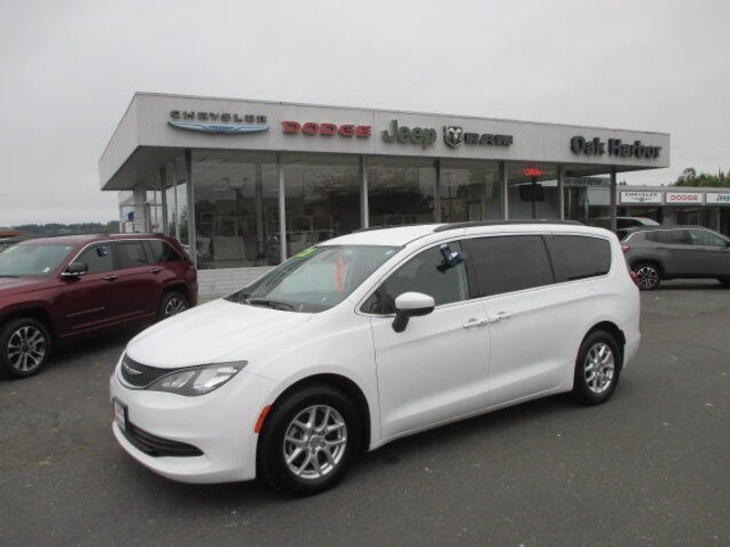 Used 2020 Chrysler Voyager LXIImage 1