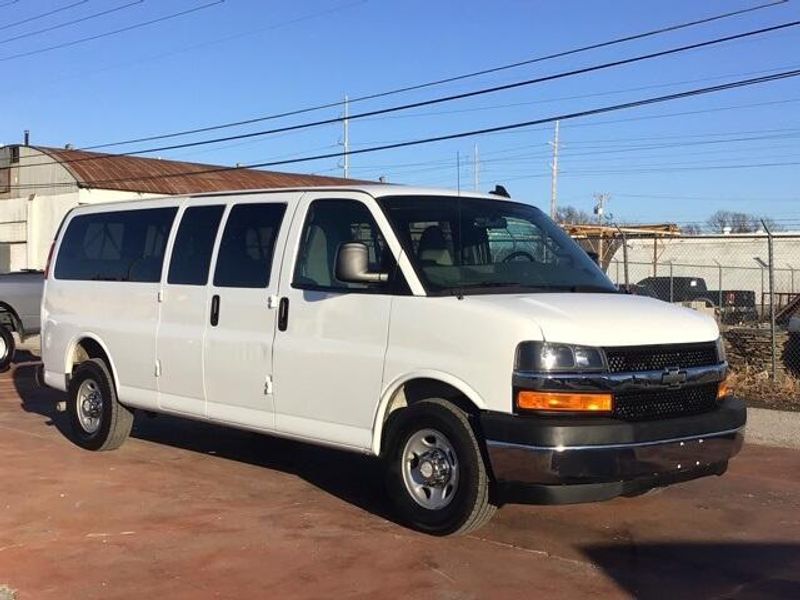 2017 Chevrolet Express 3500 LTImage 7