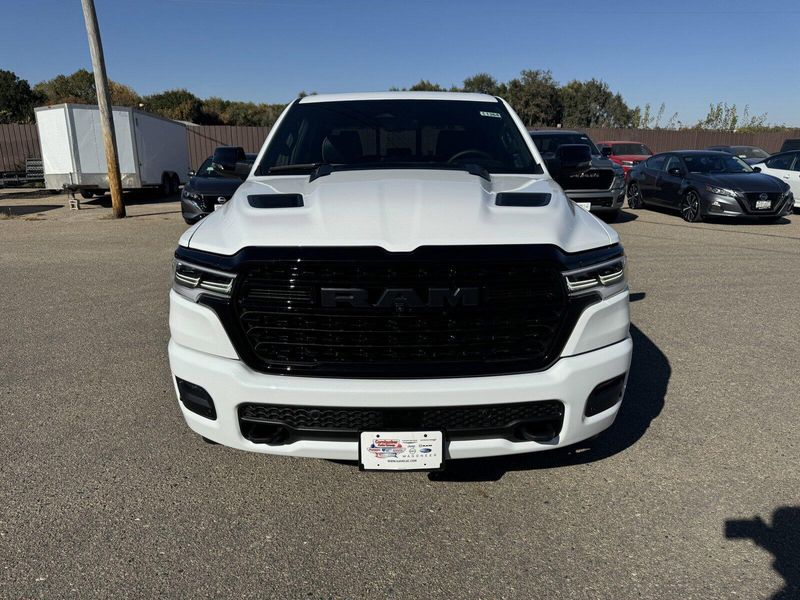 2025 RAM 1500 LimitedImage 3