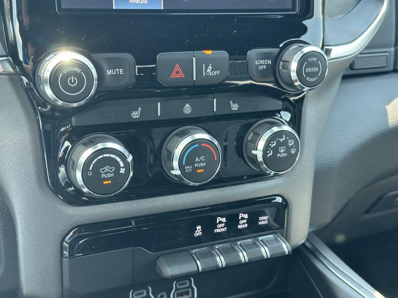 2025 RAM 1500 Big HornImage 22
