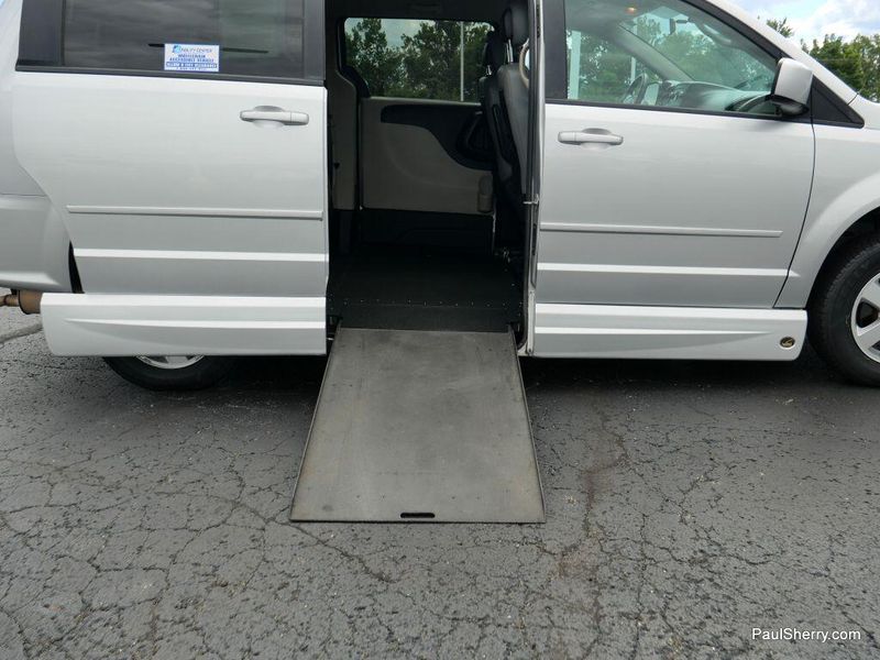 Used 2012 Dodge Grand Caravan SXT