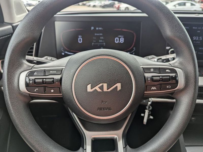 2023 Kia Sportage LXImage 25