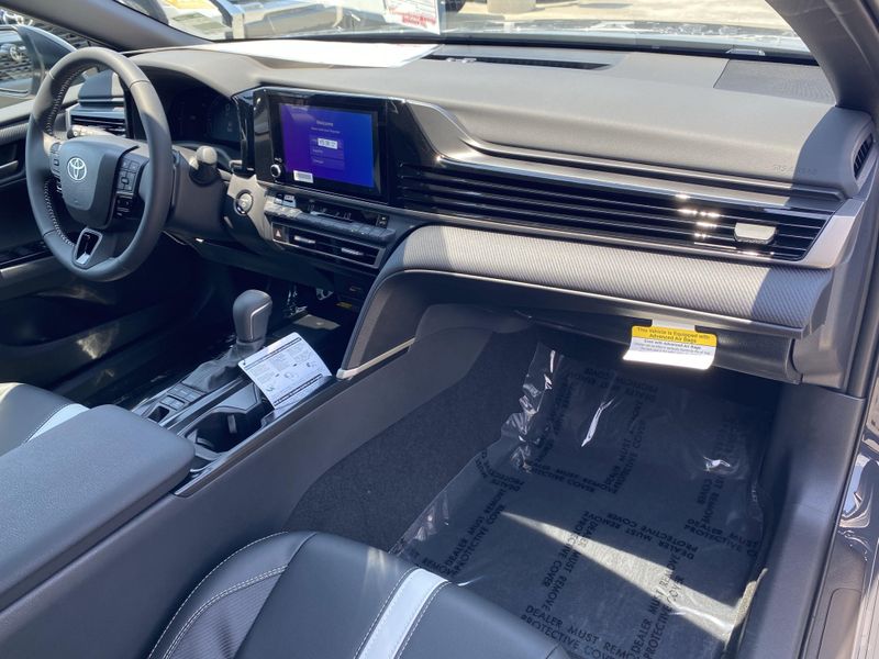 New 2025 Toyota Camry SEImage 9