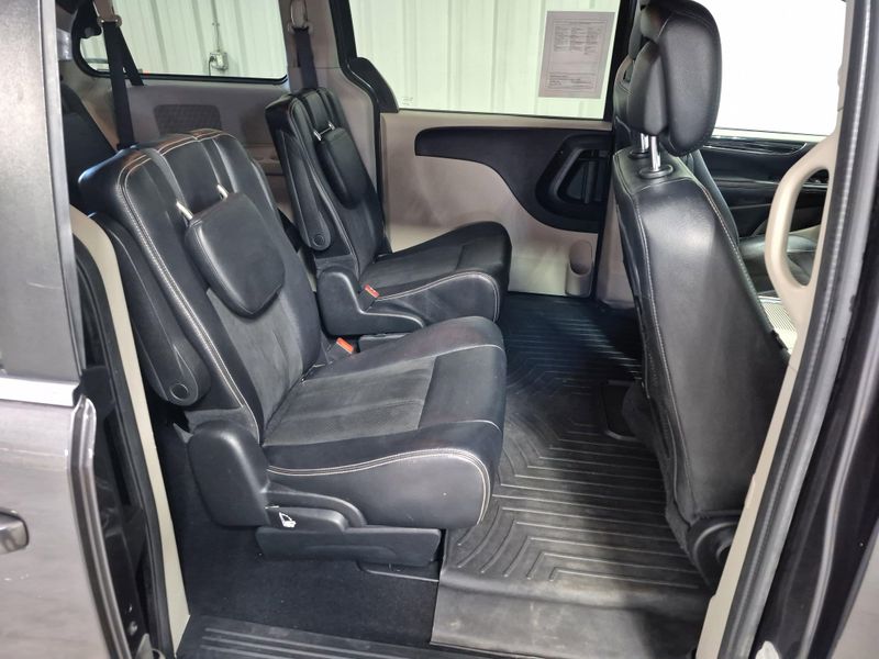 2019 Dodge Grand Caravan SXTImage 10