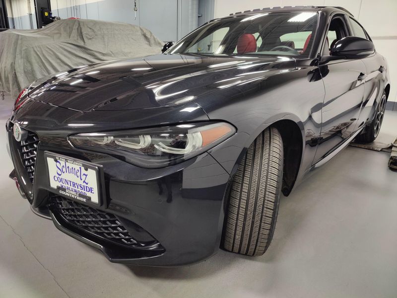 2024 Alfa Romeo Giulia Veloce AWD w/Sunroof/NAV/Activ AsstImage 14