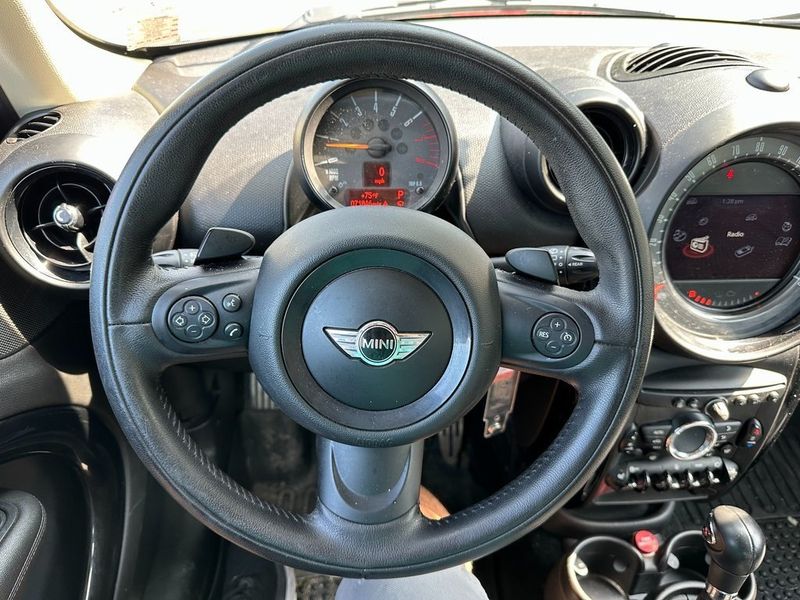 2016 MINI Countryman BaseImage 2