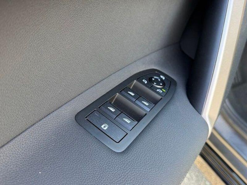 New 2026 BMW iX xDrive60Image 16