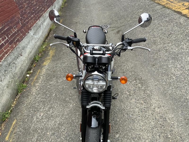 New 2024 Royal Enfield INT 650 