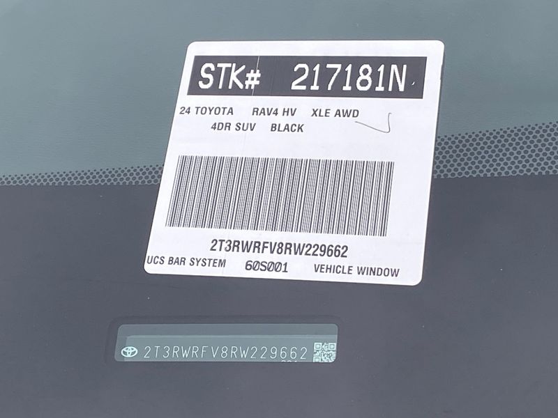 2024 Toyota RAV4 XLEImage 32
