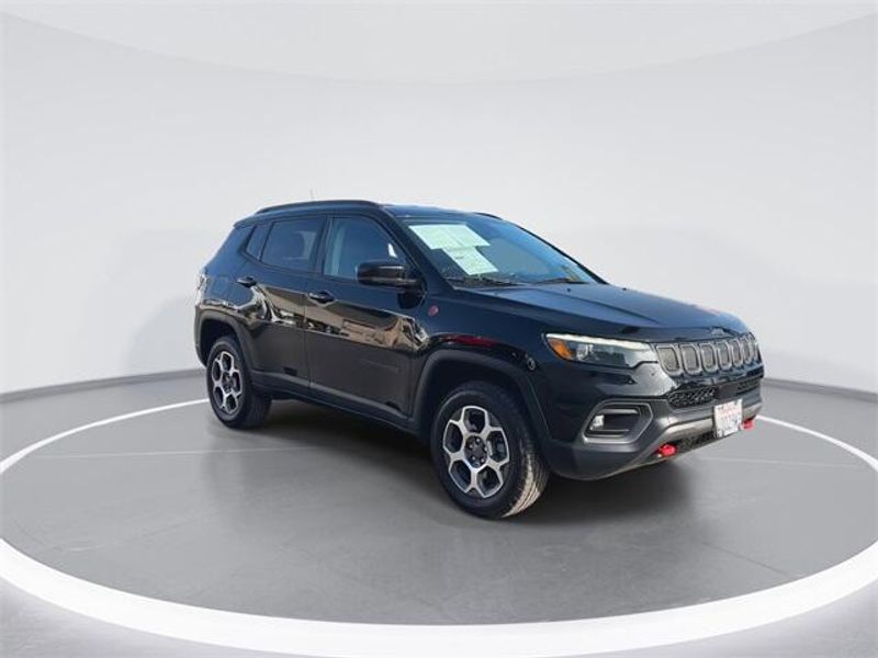 Used 2022 Jeep Compass TrailhawkImage 2