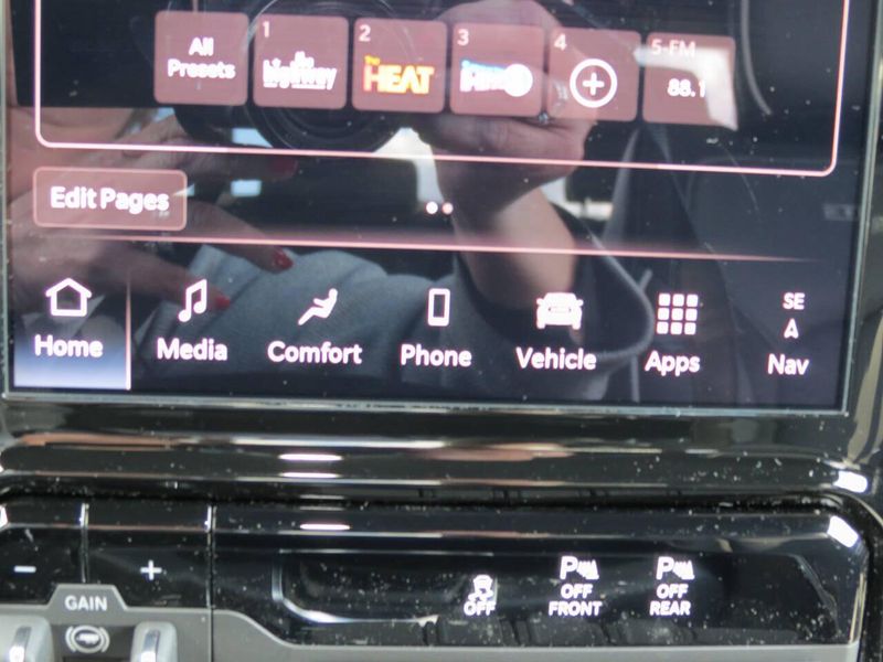 Used 2025 RAM 1500 Laramie 4x4 4dr Crew Cab 5.6 ft. SB PickupImage 21