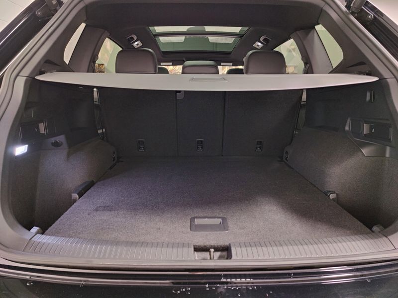 Used 2024 Volkswagen Tiguan AWD SEL R-Line w/Sunroof/NavImage 15