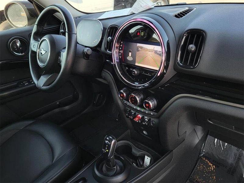 2022 MINI Countryman BaseImage 9