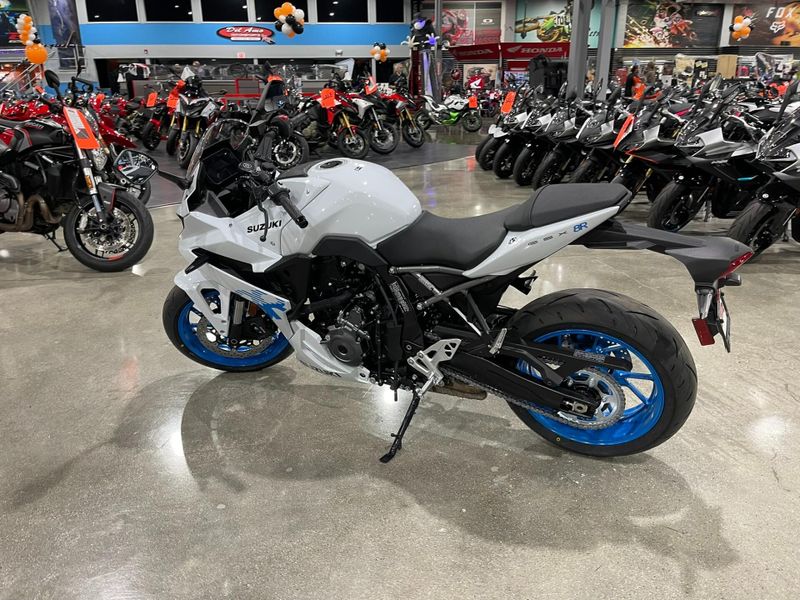 New 2026 Suzuki GSX-8R Image 13