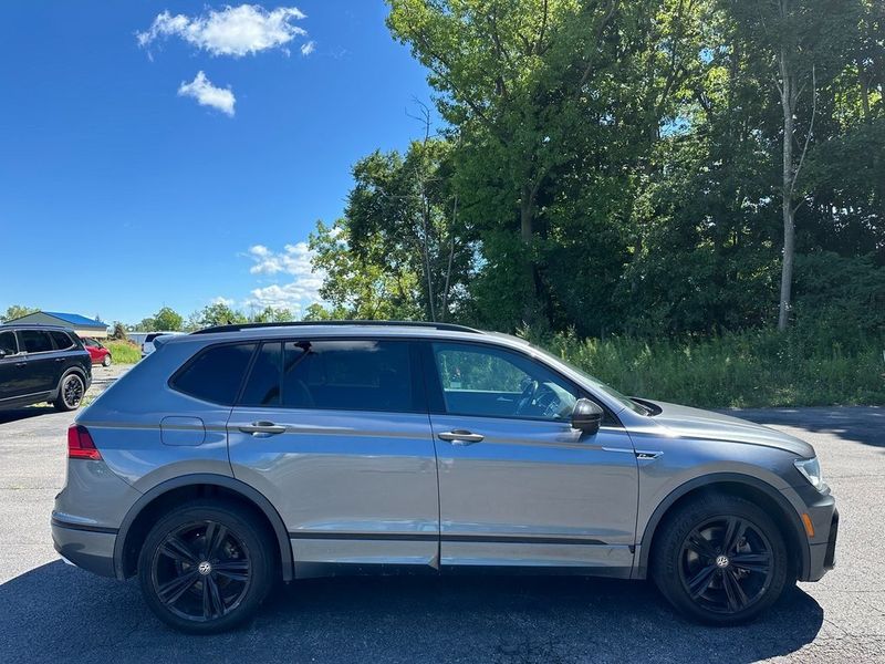 2019 Volkswagen Tiguan 2.0T SEL R-LineImage 13