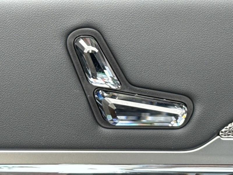 2025 BMW 7 Series 760i xDriveImage 19