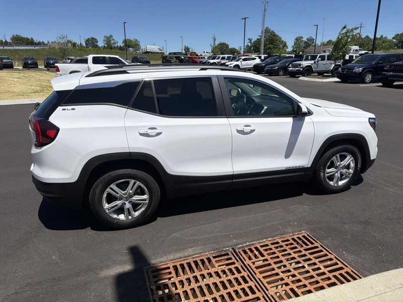 Used 2022 GMC Terrain SLEImage 8