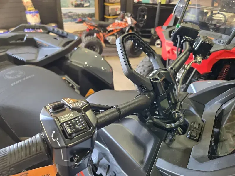 NEW 2026 CAN-AM OUTLANDER X MR 1000R Image 19