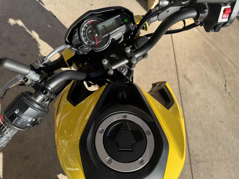 2022 Kawasaki Z125 PRO BASE YELLOWImage 7