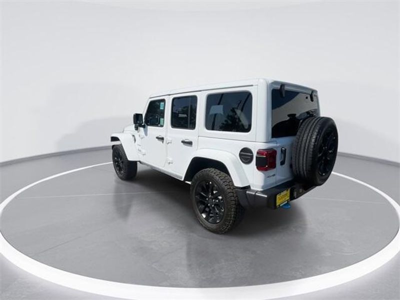 2024 Jeep Wrangler Sahara 4xe photo 6