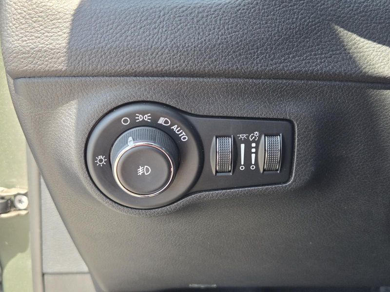 Used 2018 Jeep Compass Limited FWD