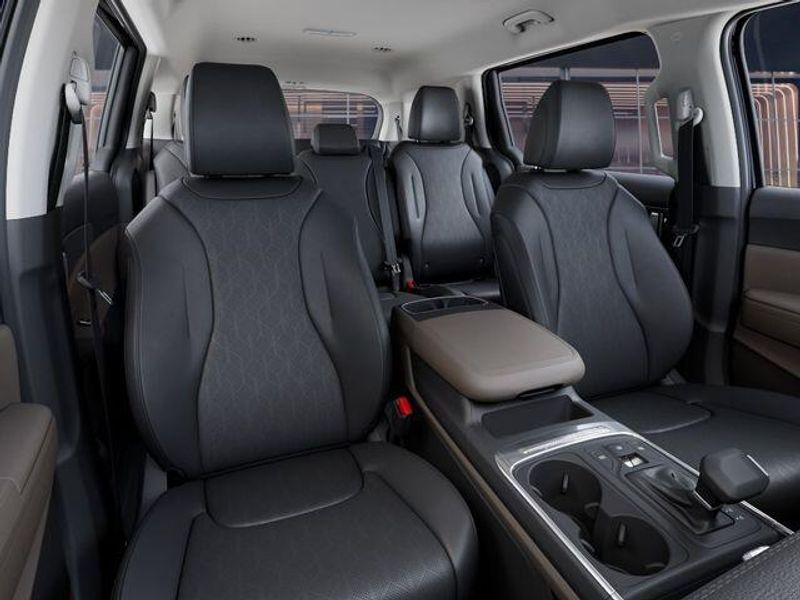 New 2026 Kia Carnival LXSImage 16