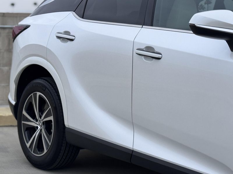 2023 Lexus RX 350Image 5