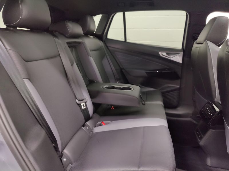 Used 2024 Volkswagen ID.4 S w/Glass RoofImage 16