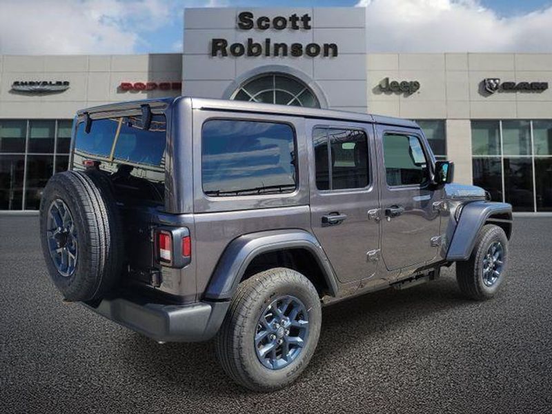 New 2026 Jeep Wrangler 4-door 85th Anniversary Edition