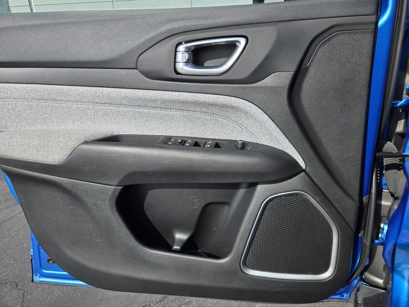 Used 2025 Jeep Compass Latitude 4x4