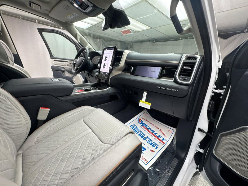 2025 RAM 1500 Tungsten Crew Cab 4x4 5