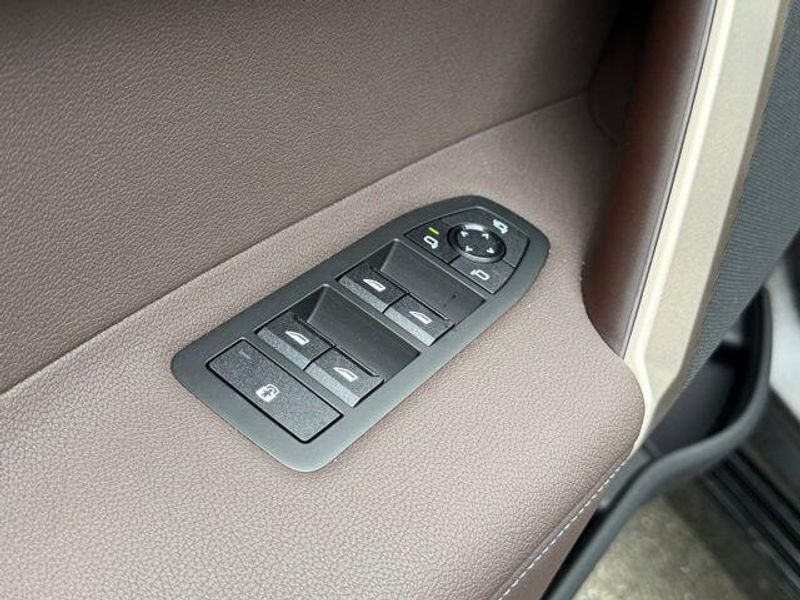 New 2026 BMW iX xDrive45Image 16