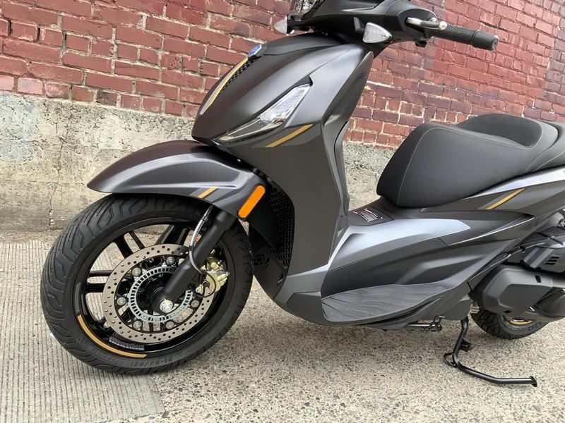 New 2027 PIAGGIO BV 400 25TH ANNIVERSARY 