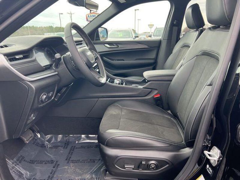 2025 Jeep Grand Cherokee L Altitude X 4x4