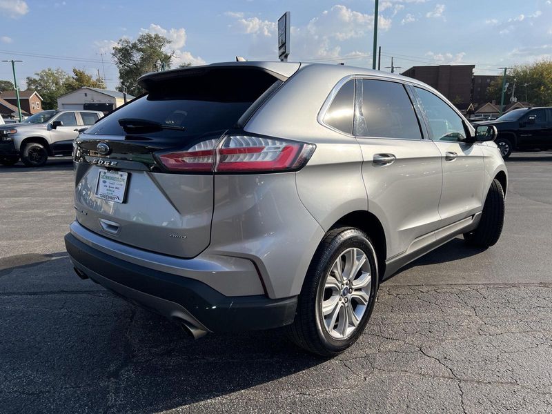 2022 Ford Edge Titanium photo 4