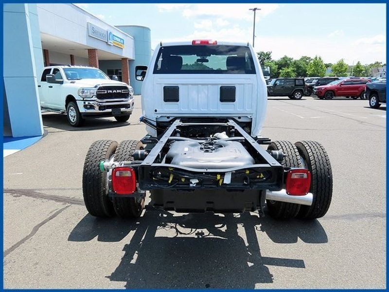 2024 RAM 5500 Chassis Cab TradesmanImage 6