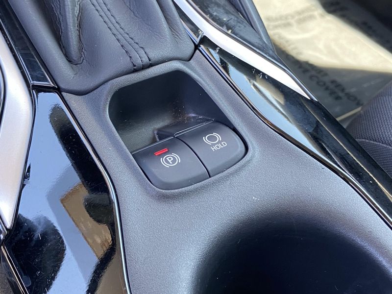 Used 2020 Toyota Corolla LEImage 24