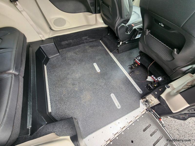 Used 2022 Chrysler Pacifica Touring L