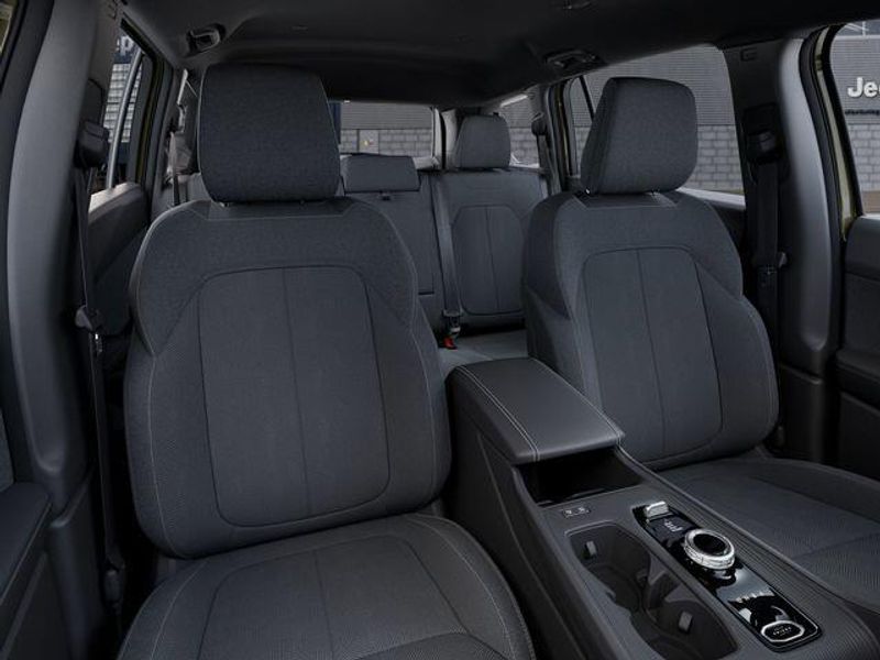 New 2026 Jeep Cherokee Laredo 4x4Image 16