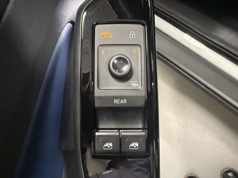 Used 2025 Volkswagen ID.4 Pro S AWD Long Range w/Glass RoofImage 20