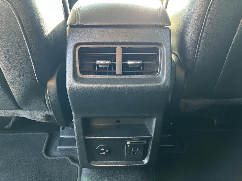 2022 Ford Edge Titanium photo 34