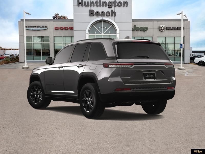 2025 Jeep Grand Cherokee Altitude X 4x2Image 5