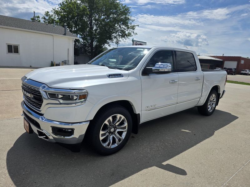 Used 2022 RAM 1500 LimitedImage 4
