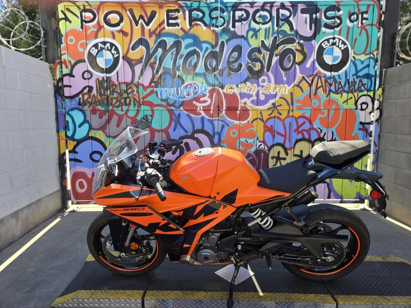 Used 2023 KTM RC 390 Image 8