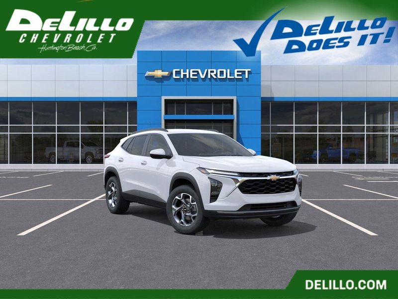 New 2025 Chevrolet Trax LTImage 1