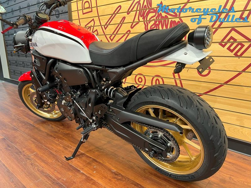 2021 Yamaha XSR 700 Image 7