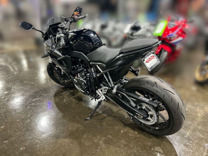 Used 2025 Suzuki GSX-8R Image 16