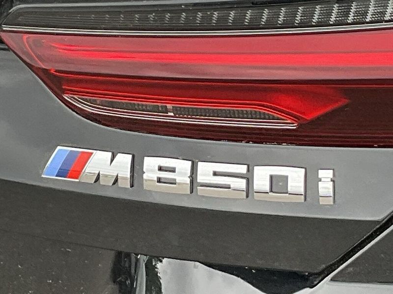 2025 BMW 8 Series M850i xDriveImage 13