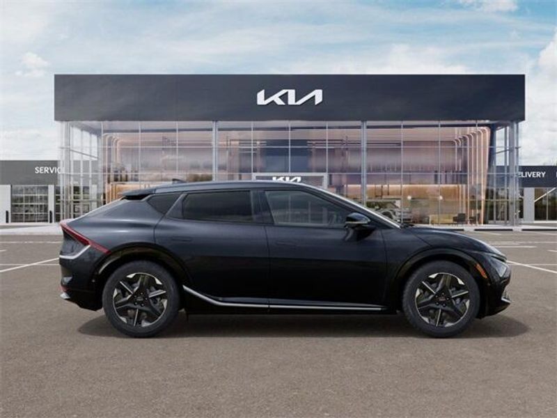 2025 Kia EV6 WindImage 7