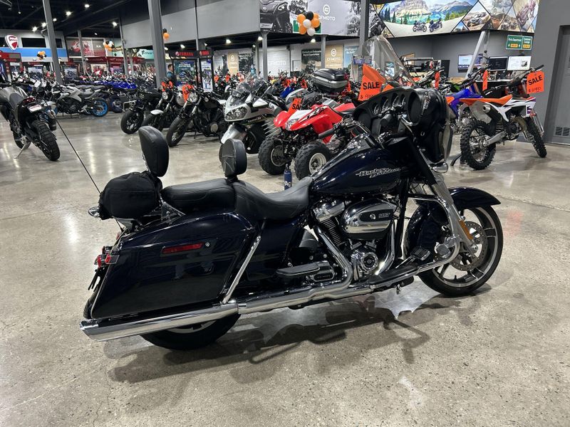 Used 2019 Harley-Davidson STREET GLIDE Image 14